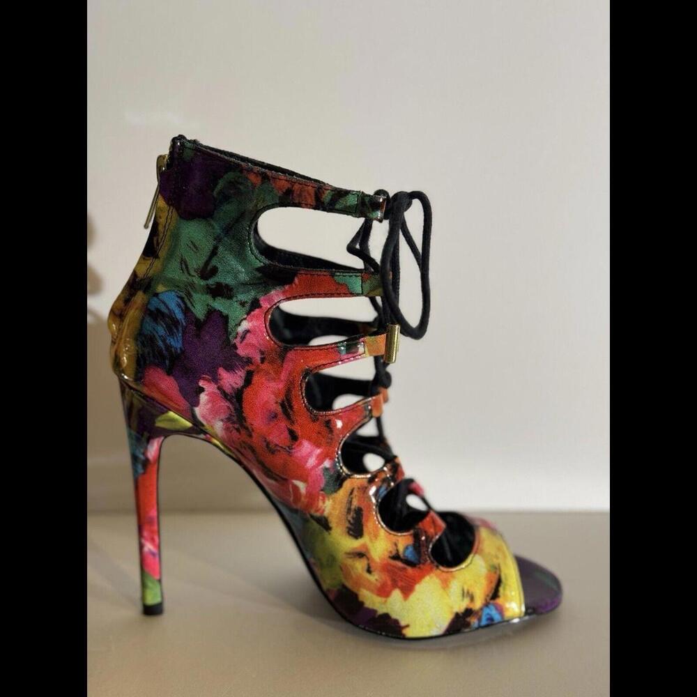 Steve Madden Cynthiaa  Lace Up Stiletto Heels Womens Size 6.5 Peep Toe